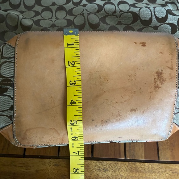 Coach Signature Shoulder Bag Duffle Zip Top Closure 6083 Brown Tan Leather - Picture 13 of 16